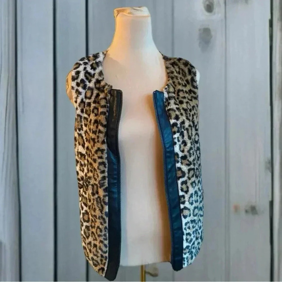 PROMESA Women’s Animal Print Vest Sz Small Full Zip Sleeveless Pockets Faux Fur - Picture 4 of 10